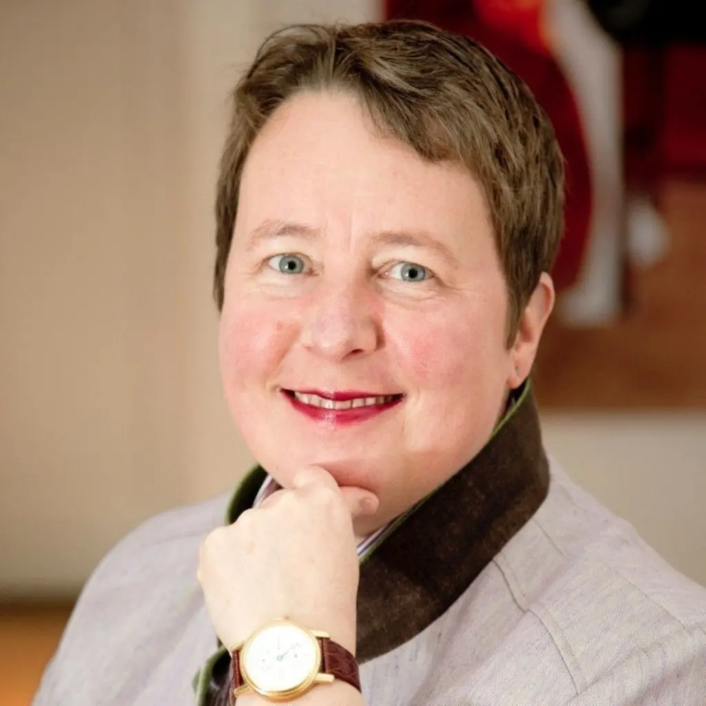 Porträt von Dagmar Schmidt-Neuhaus, freie Publizistin mit Fachgebiet Mitochondrienmedizin – Expertin für oxidativen Stress, RDNS und zelluläre Energiemedizin